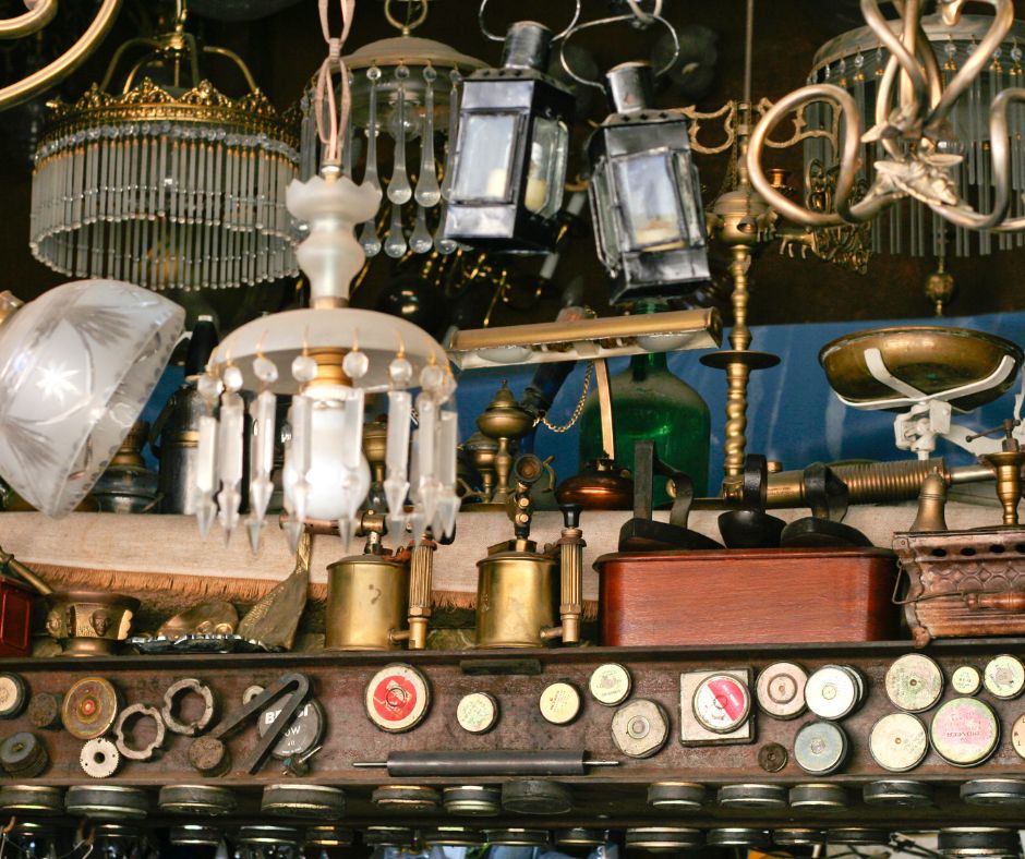 What's the Difference Between Antique and Vintage?